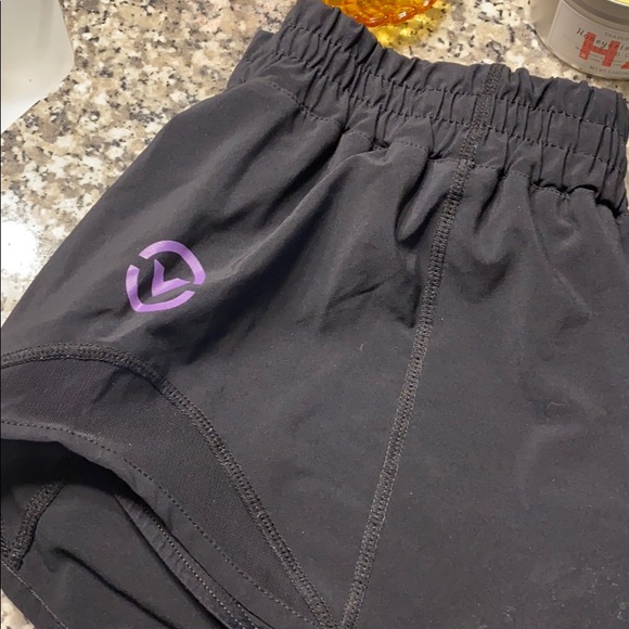 Virus Performance Shorts - Picture 2 of 5